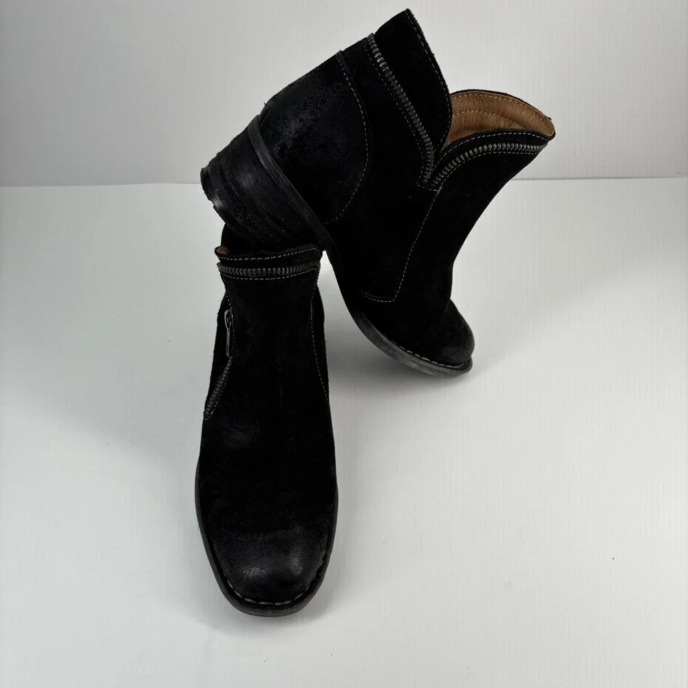 Born Malta Women's US 6.5M Black Distressed Suede Leather Zip Moto Bootie Casual